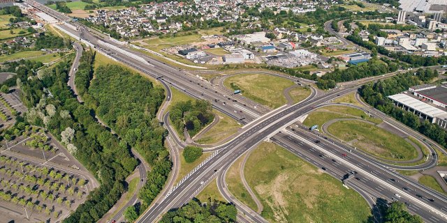 Rozbiórka i budowa nowego mostu Europaring B7 / Dhünn w mieście Leverkusen Niemcy