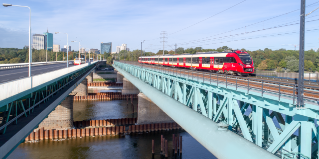 Poprawa bezpieczeństwa i likwidacja zagrożeń eksploatacyjnych na sieci kolejowej – Prace na moście Gdańskim w Warszawie