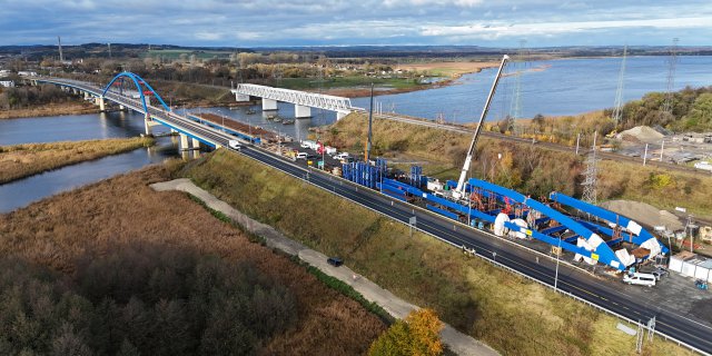 Construction of a road bridge over the Dziwna strait connecting the island of Wolin with the mainland along the S3 expressway