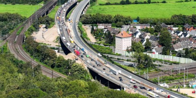 Reconstruction of the BW5 viaduct at the A3/A40 Kaiserberg motorway junction, Germany