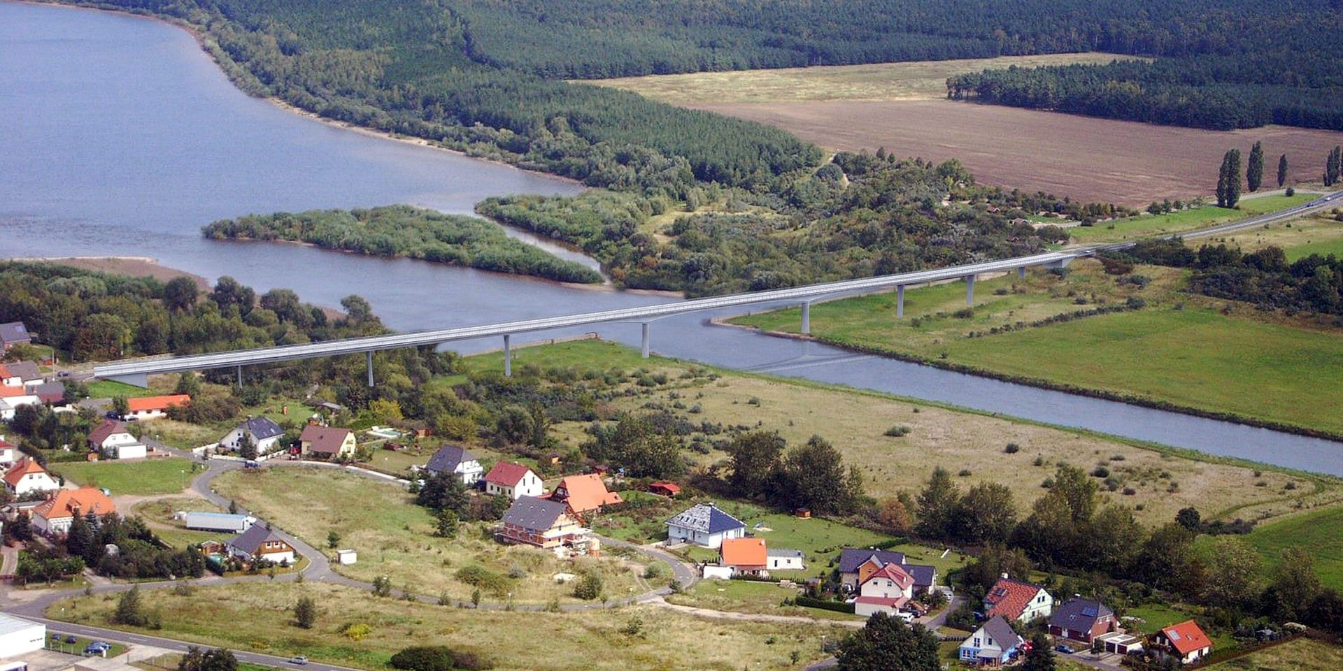 B100 BW 0054 Reconstruction of the bridge over the Mulde river near Pouch, Germany
