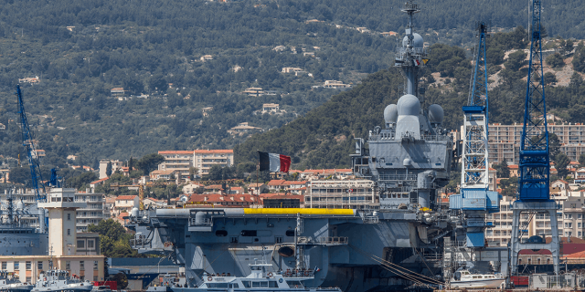 Przebudowa obszaru przemysłowo-portowego związana z przyjmowaniem okrętów podwodnych ataku jądrowego w bazie marynarki wojennej w Tulonie we Francji