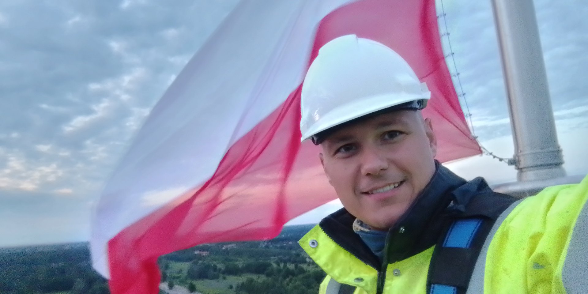 Comprehensive execution of 2 flagpoles with equipment as part of the investment