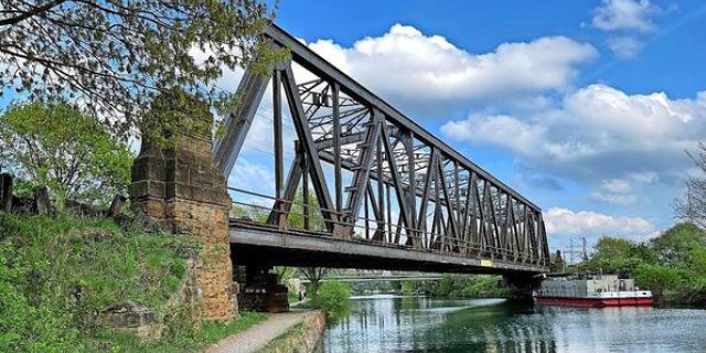 Przebudowa mostu drogowego nad kanałem Ibbenbüren , Niemcy